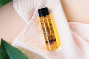 RainPharma Refreshing Foot Massage Oil reisformaat 20 ml