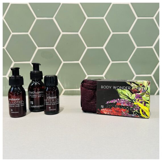 Pure Skin Essentials Kit, Deze Summer Deal is enkel mogelijk in de fysieke winkels.
